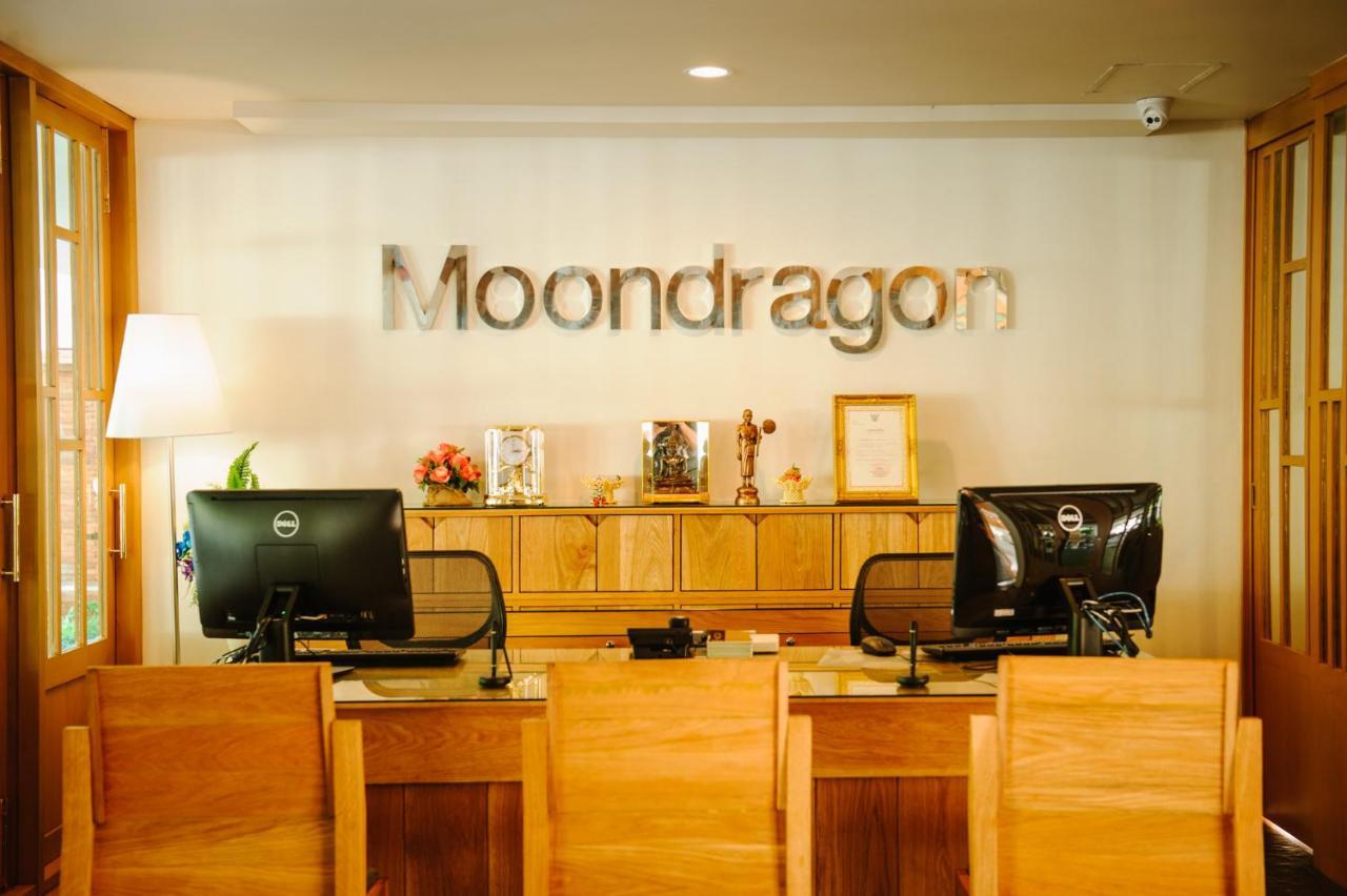 Moon Dragon Hotel Chiang Mai Bagian luar foto